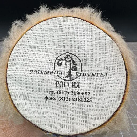 Vintage Russian Porcelain Tabletop Miniature Doll Beautiful Dress Souvenir - Picture 4 of 4